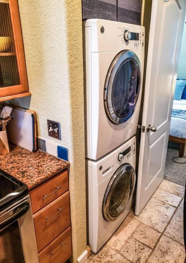 Retro Retreat In Dtsp - Explore The Downtown Area St. Petersburg Exterior photo