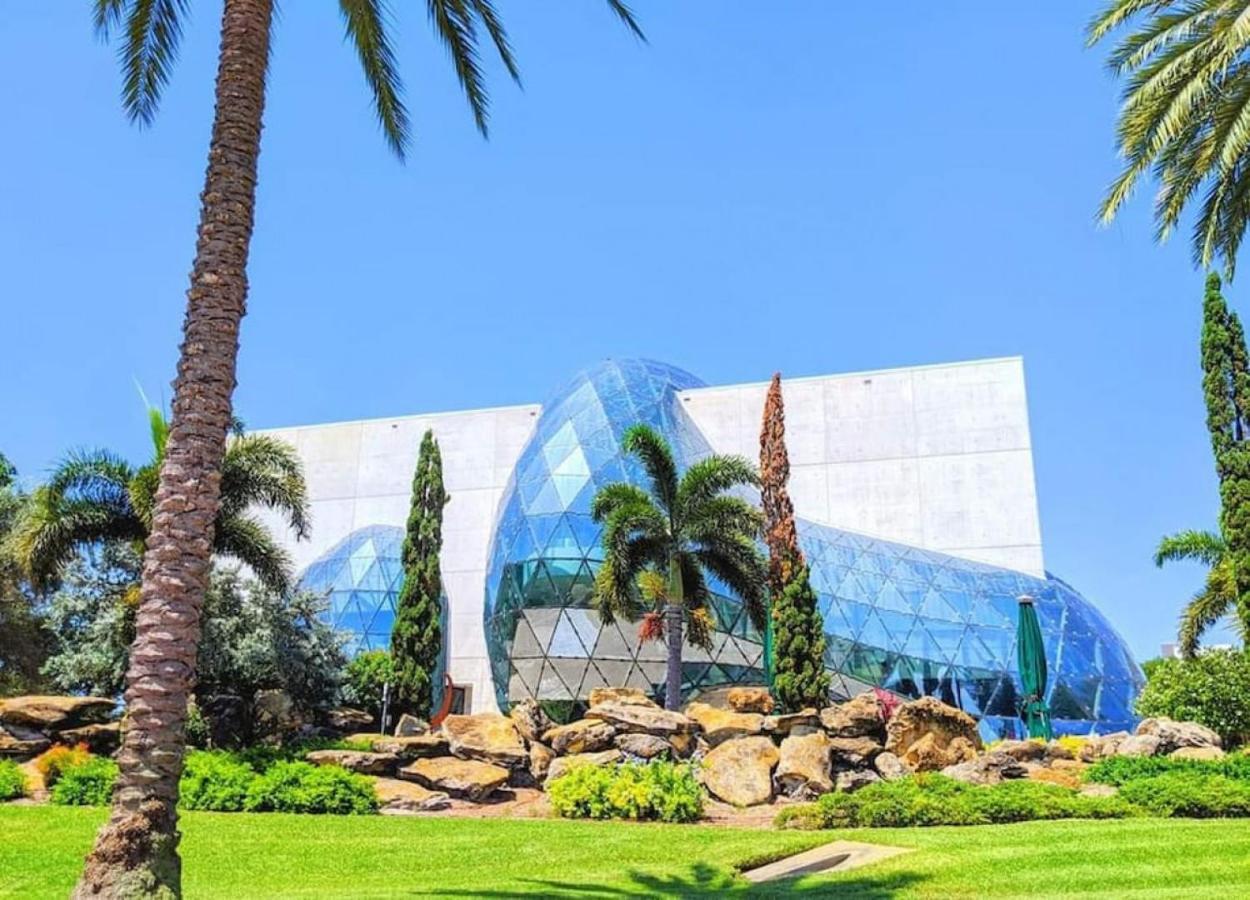 Retro Retreat In Dtsp - Explore The Downtown Area St. Petersburg Exterior photo
