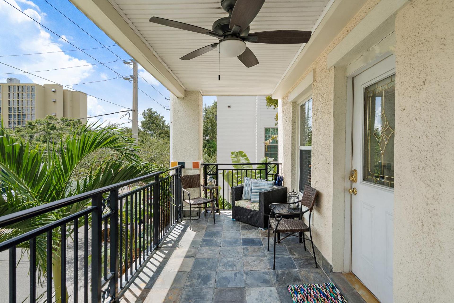 Retro Retreat In Dtsp - Explore The Downtown Area St. Petersburg Exterior photo