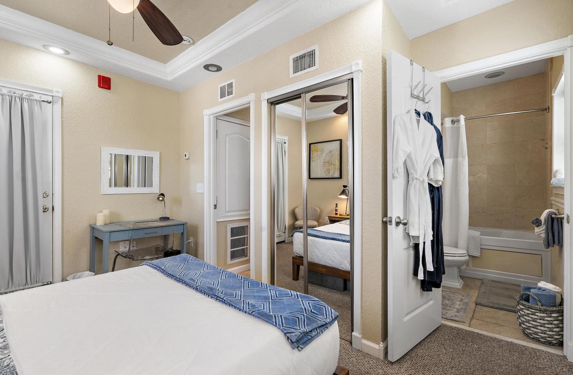Retro Retreat In Dtsp - Explore The Downtown Area St. Petersburg Exterior photo