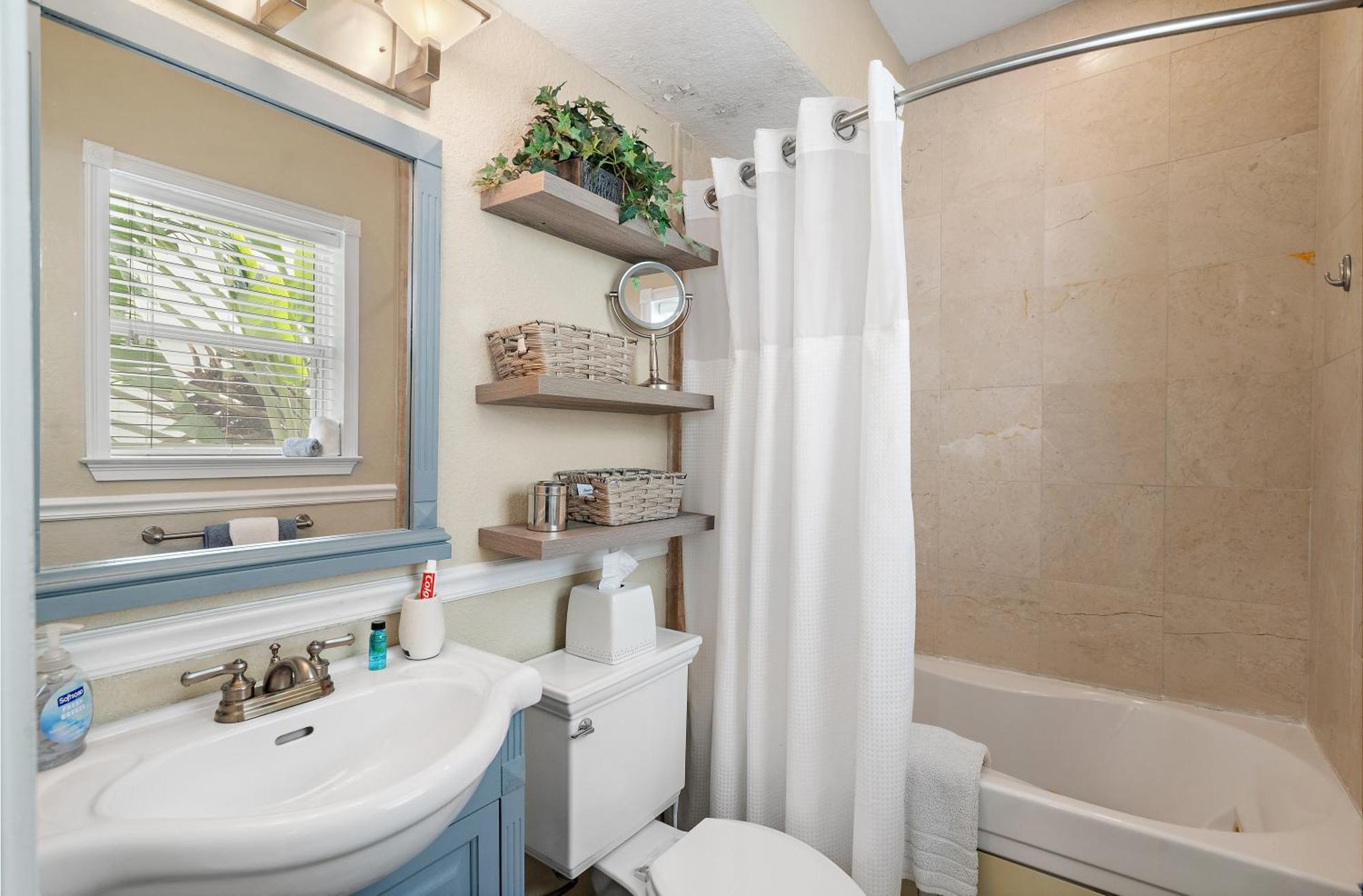 Retro Retreat In Dtsp - Explore The Downtown Area St. Petersburg Exterior photo