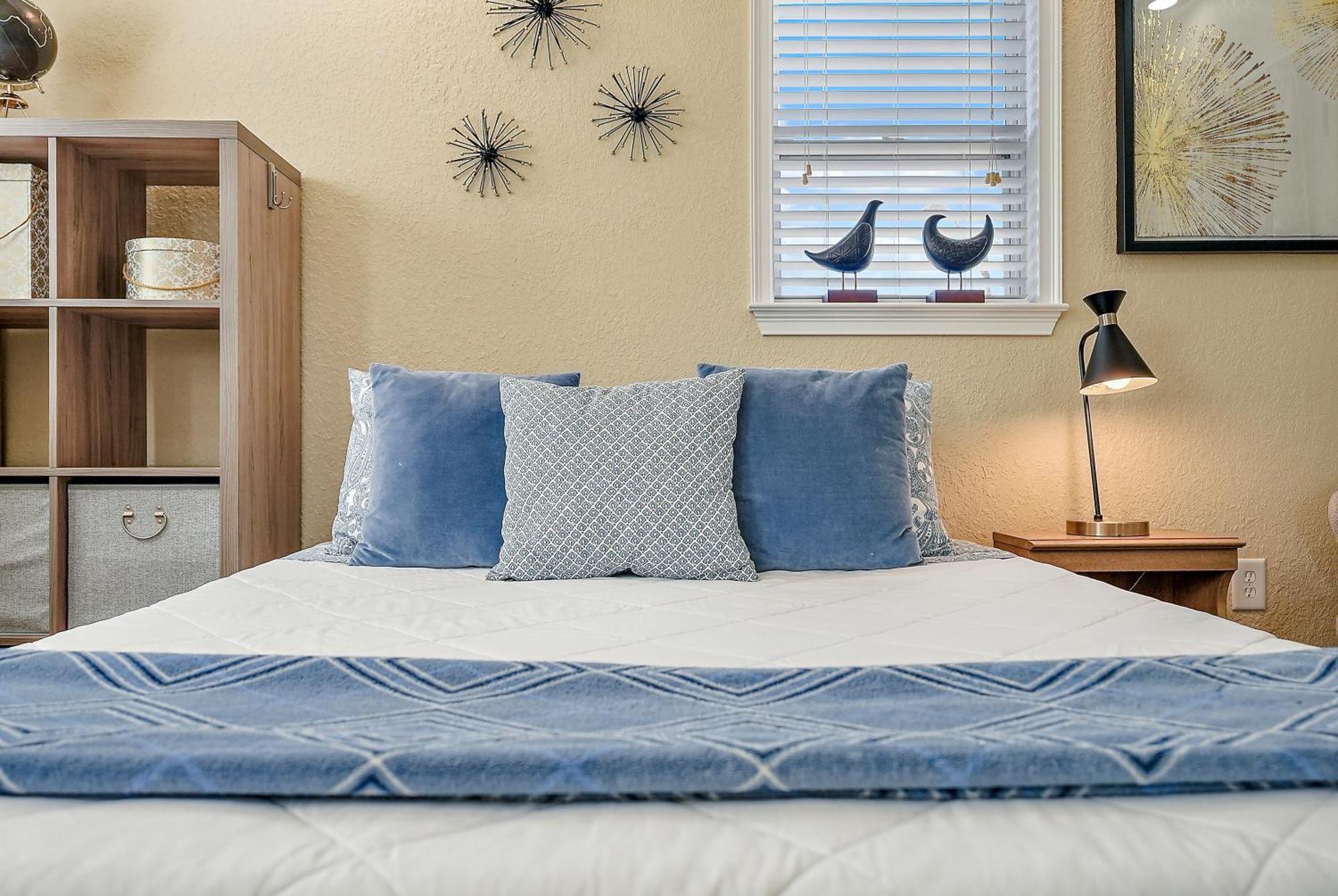 Retro Retreat In Dtsp - Explore The Downtown Area St. Petersburg Exterior photo