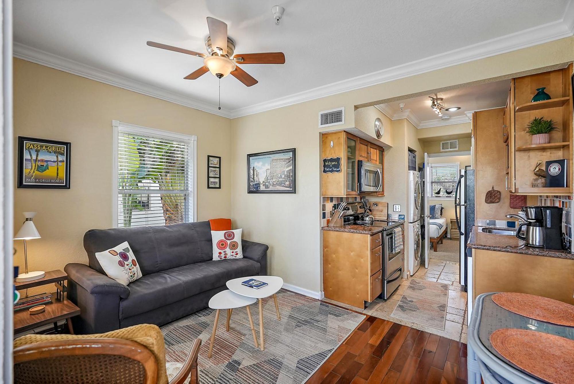 Retro Retreat In Dtsp - Explore The Downtown Area St. Petersburg Exterior photo